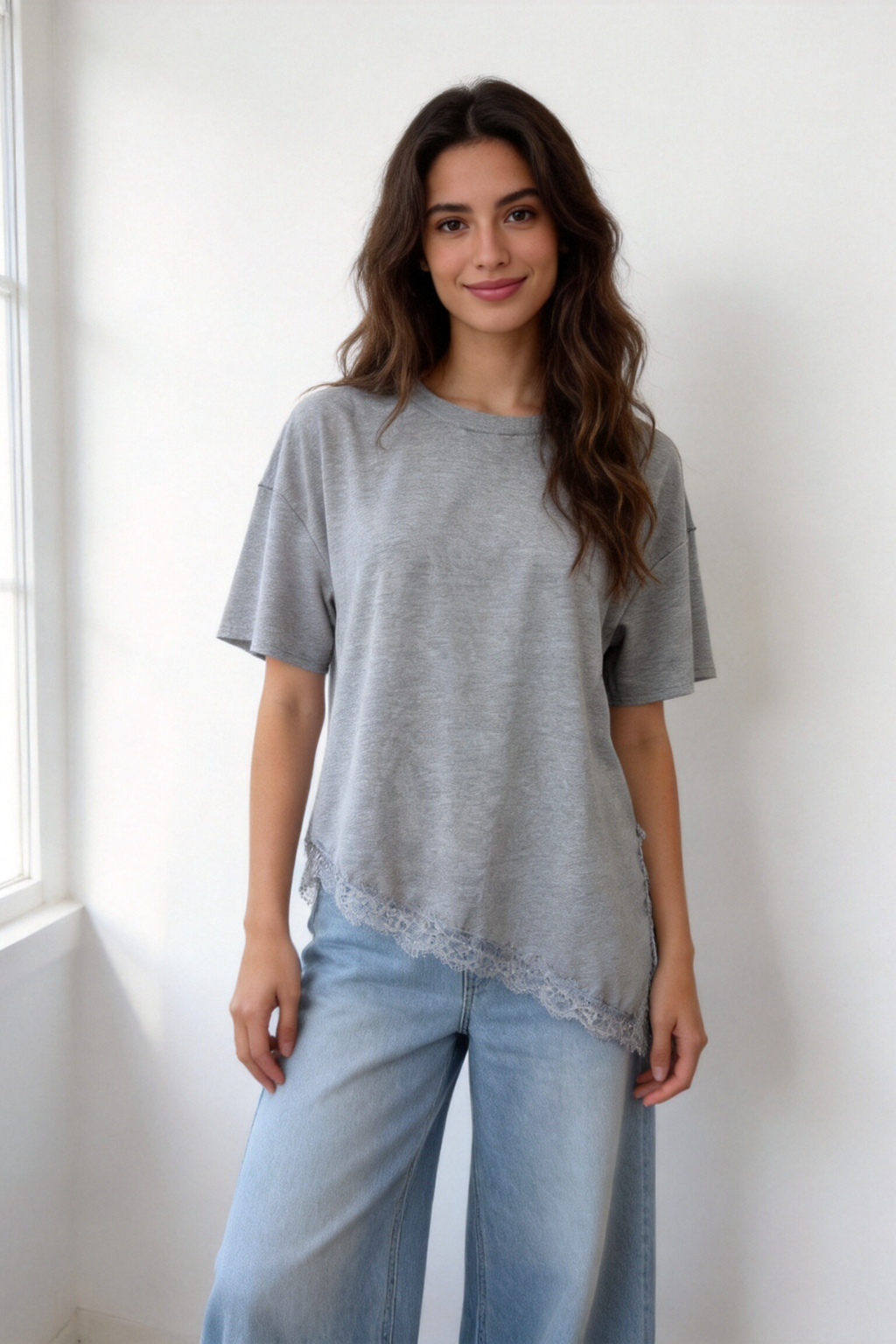 Camiseta Mujer Algodón Manga Corta Bajo Encaje Asimétrico con Apertura Lateral | Armonias
