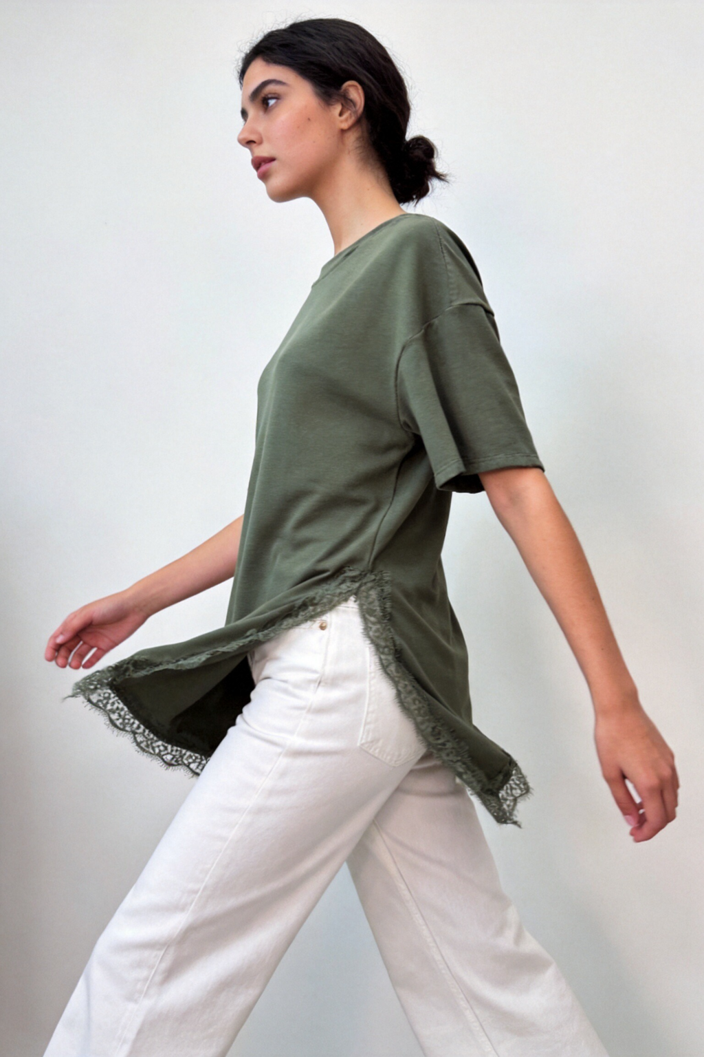Camiseta Mujer Algodón Manga Corta Bajo Encaje Asimétrico con Apertura Lateral | Armonias
