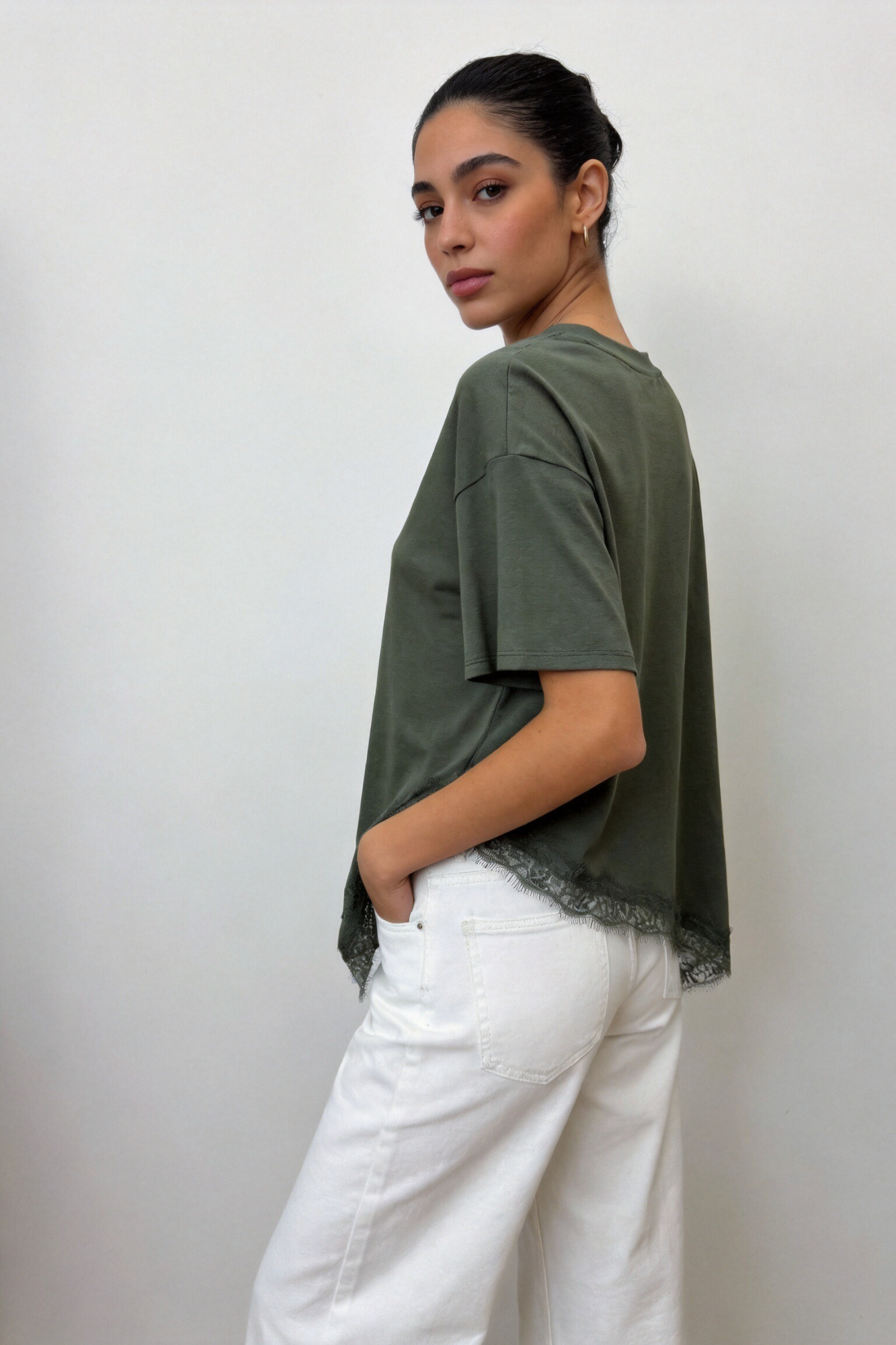 Camiseta Mujer Algodón Manga Corta Bajo Encaje Asimétrico con Apertura Lateral | Armonias