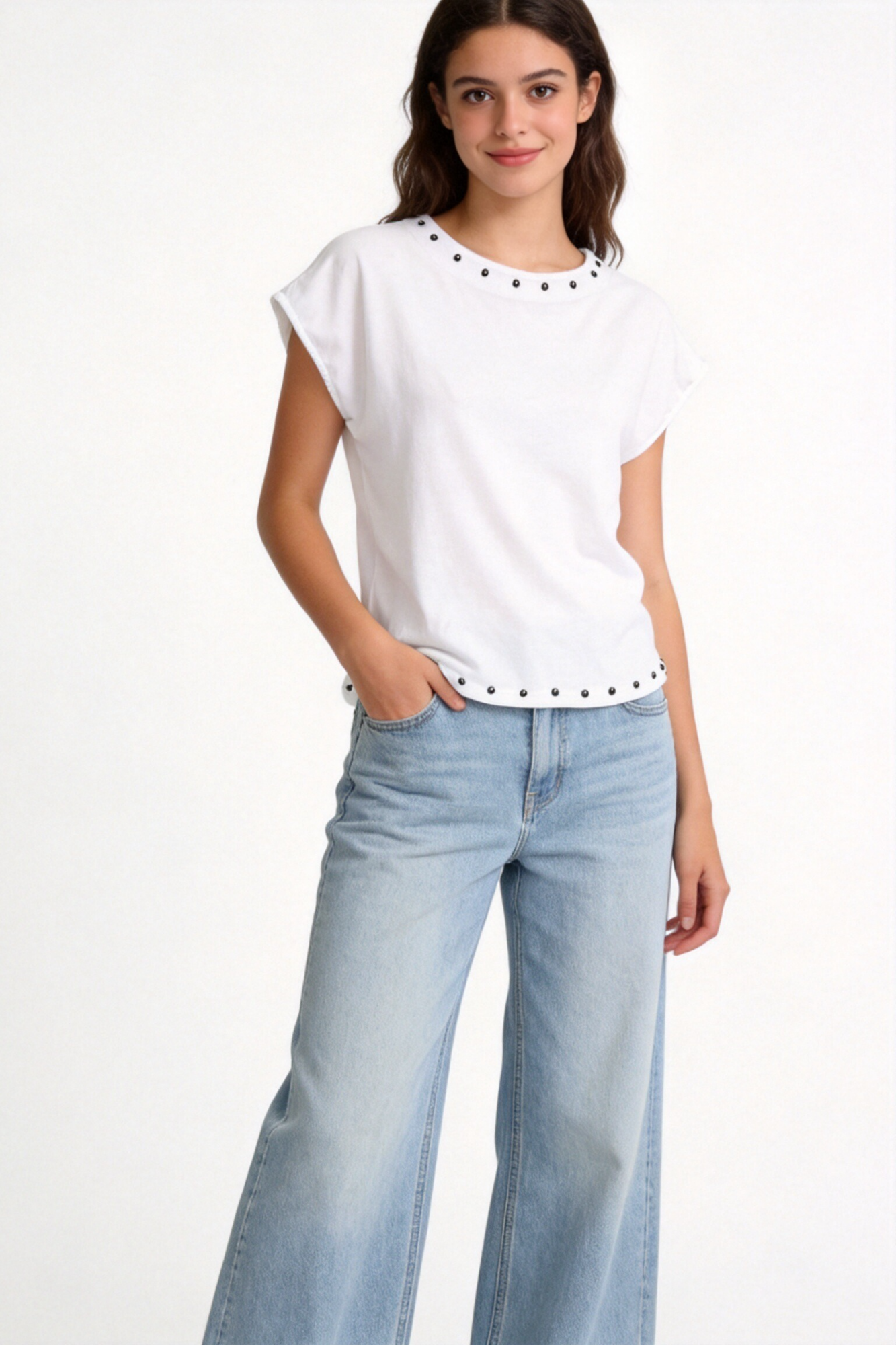 Camiseta Mujer Algodón Manga Corta Cuello Redondo con Tachuelas | Armonias Teen