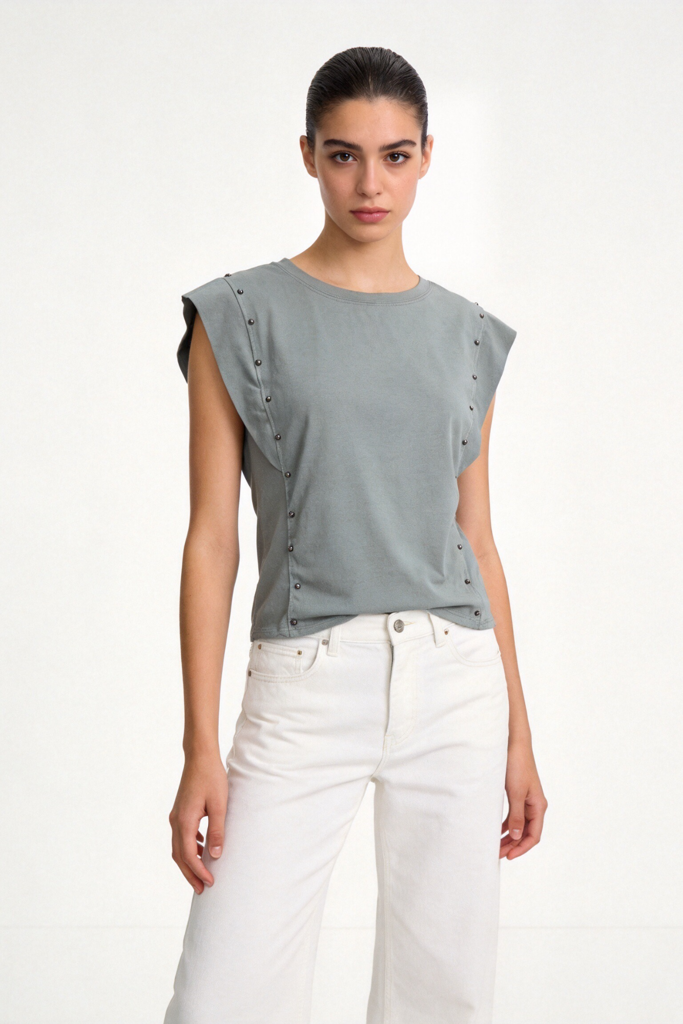 Camiseta Mujer Algodón Sin Mangas Cuello Redondo con Tachuelas Frontales | Armonias Teen