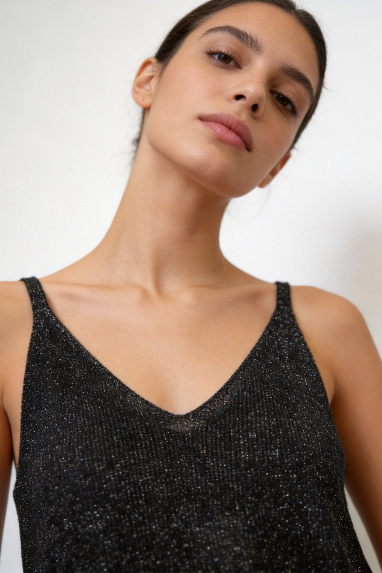 Top Mujer Viscosa Punto Fino Tirantes Finos Escote Pico con Brillos | Armonias
