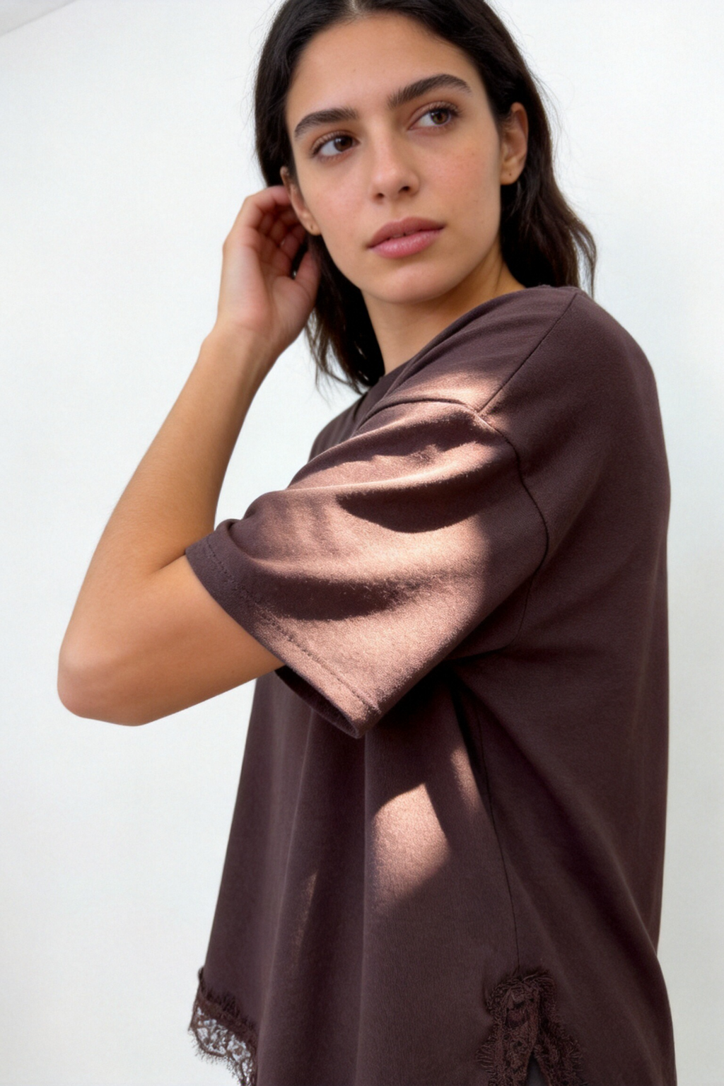 Camiseta Mujer Algodón Manga Corta Bajo Encaje Asimétrico con Apertura Lateral | Armonias