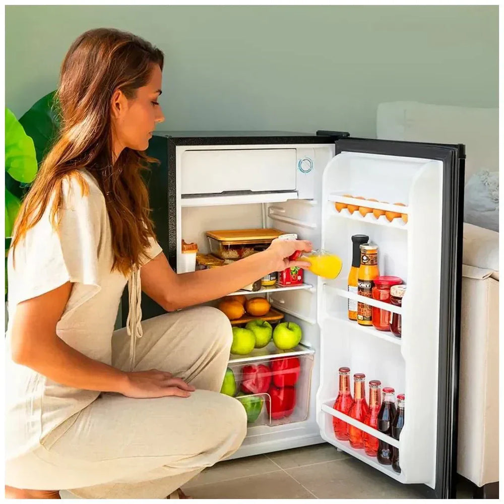 Mini Frigorífico Inox 90L: Eficiencia, Diseño Compacto y Puerta Reversible de Cecotec
