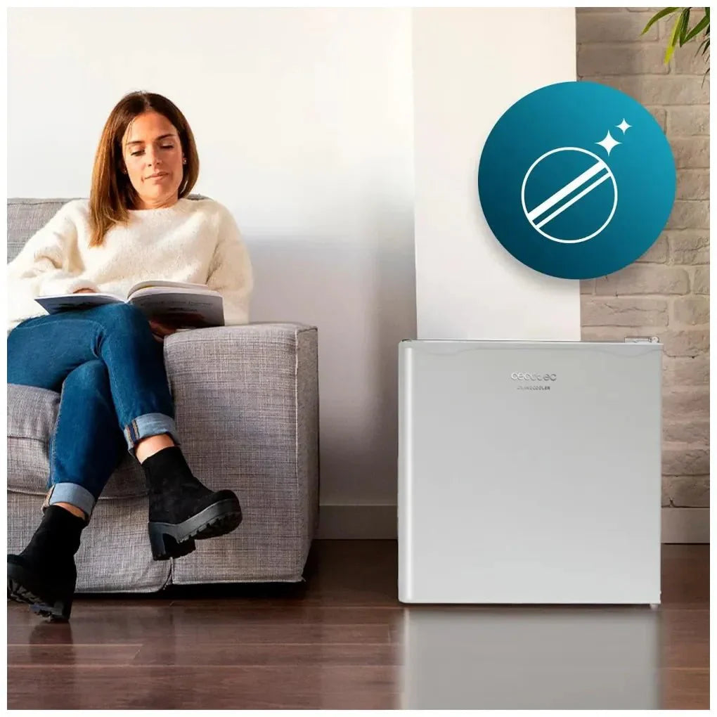 Mini Frigorífico Blanco 46L con Congelador y Puerta Reversible, Eficiencia Energética E de Cecotec