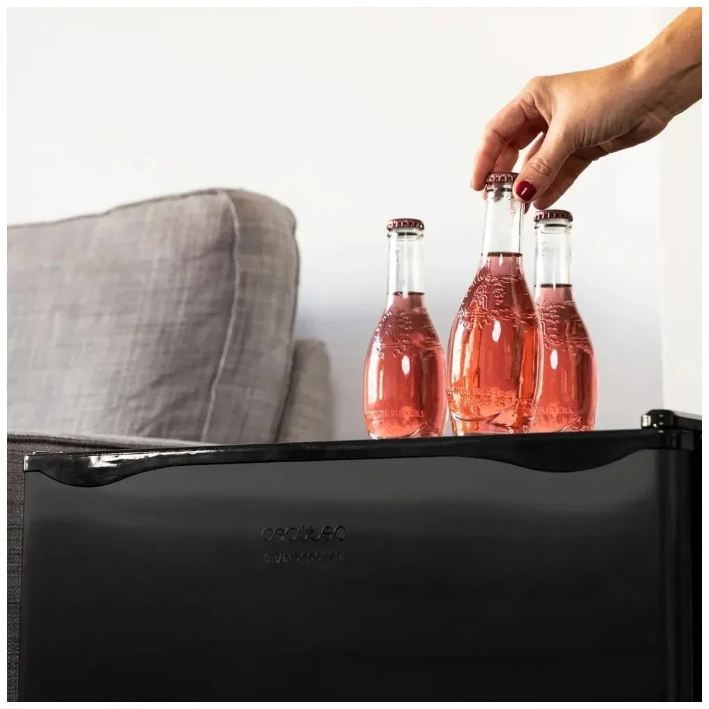 Mini Frigorífico Negro 46L con Congelador y Puerta Reversible, Clase Energética E de Cecotec