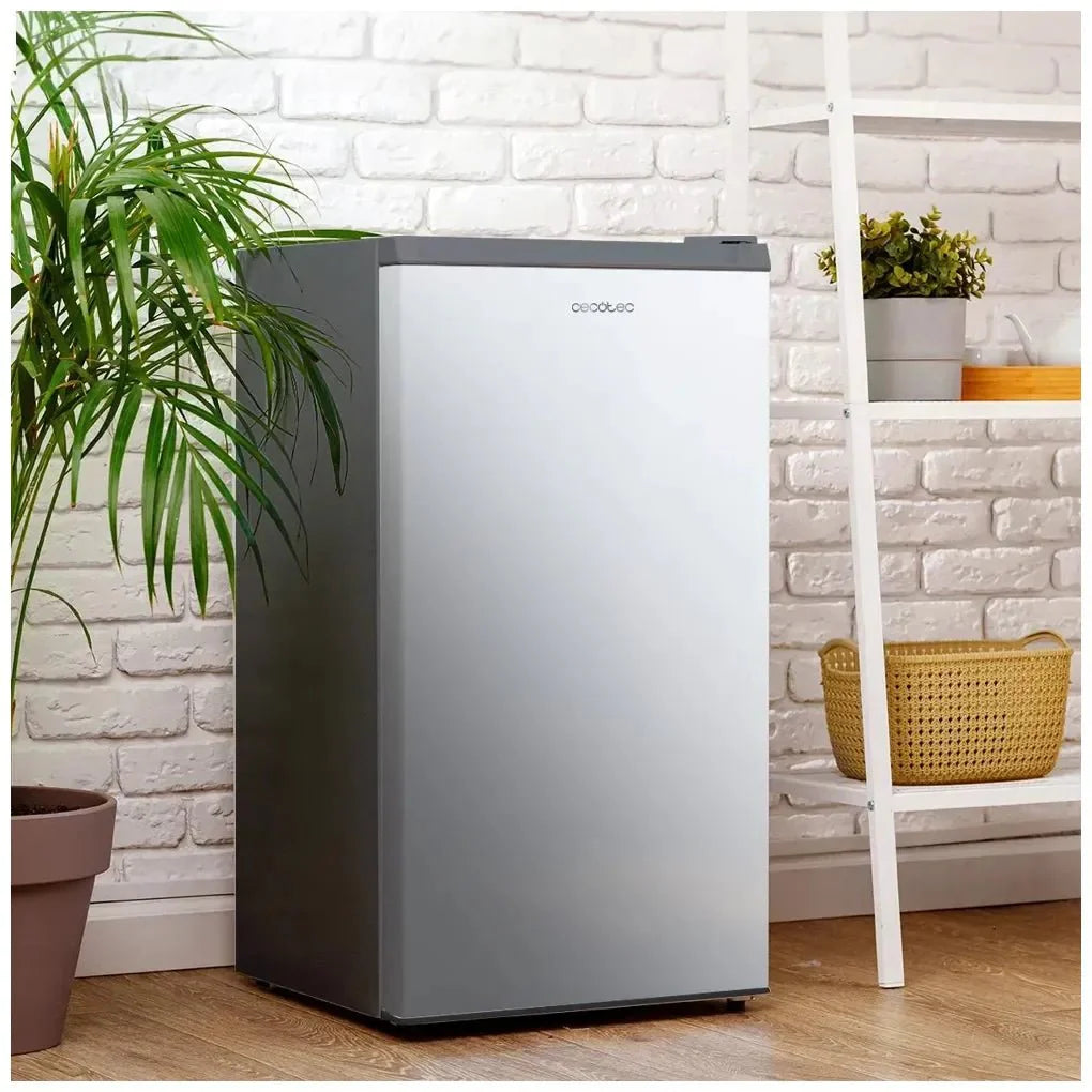 Mini Frigorífico Inox 114L: Compacto, Eficiente y con Luz LED de Cecotec