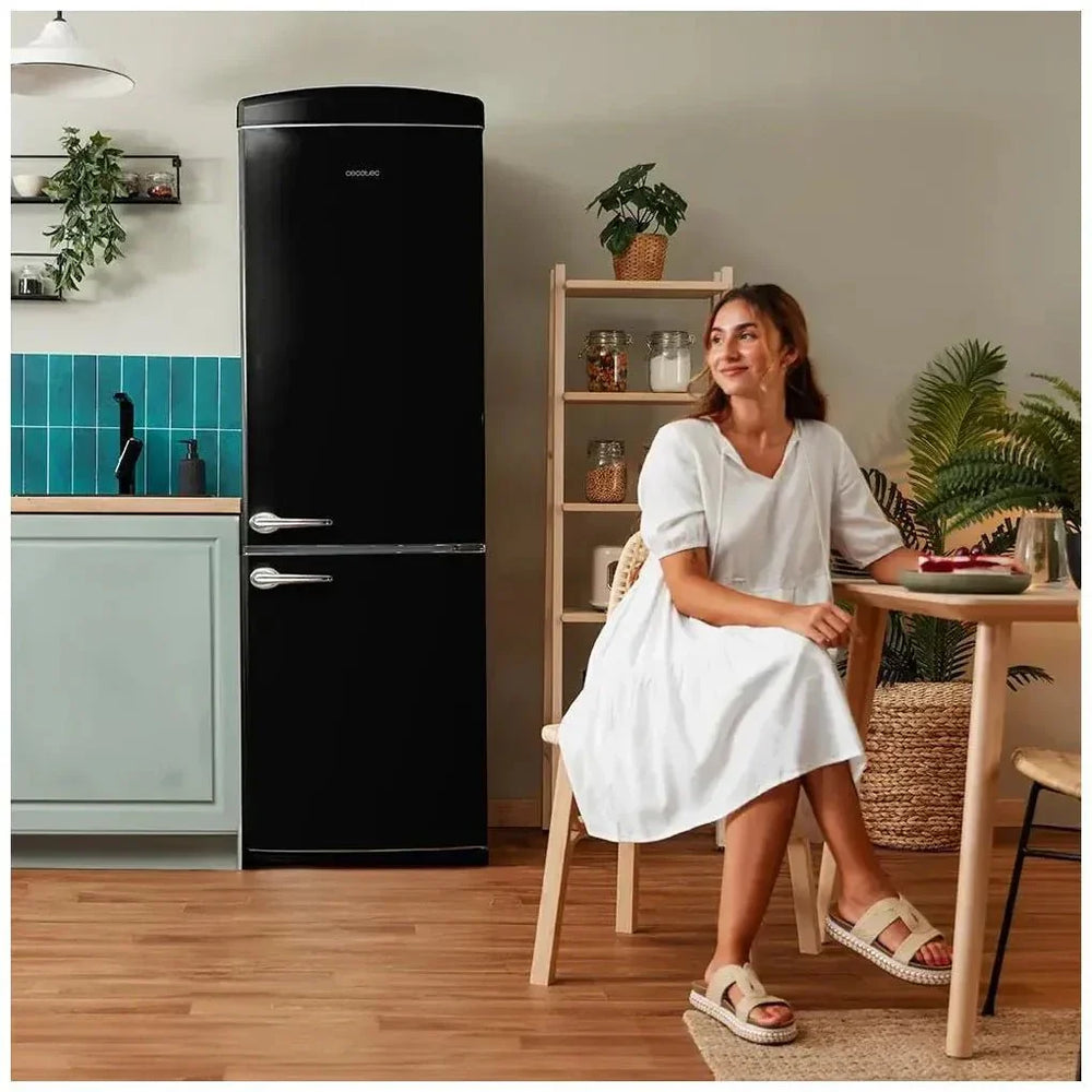 Frigorífico Retro 294L Negro: Eficiencia Energética y Tecnología Avanzada de Cecotec