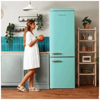 Frigorífico Retro 300L Verde, Clase E, con Luz y Crisper Box para Ahorro Energético de Cecotec