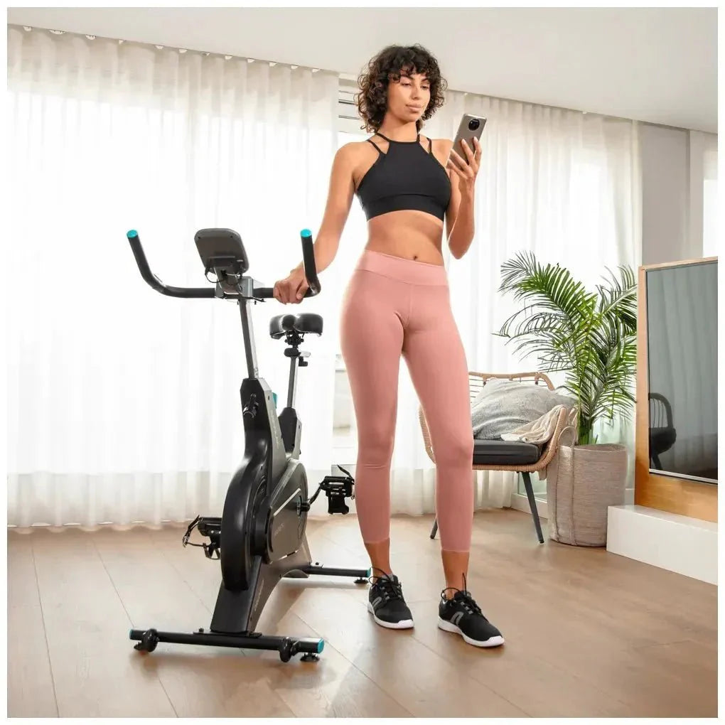 Bicicleta Estatica Indoor Drumfit 10000 con resistencia magnética volante de inercia de 10 kg y conectividad APP Kinomap Cecotec