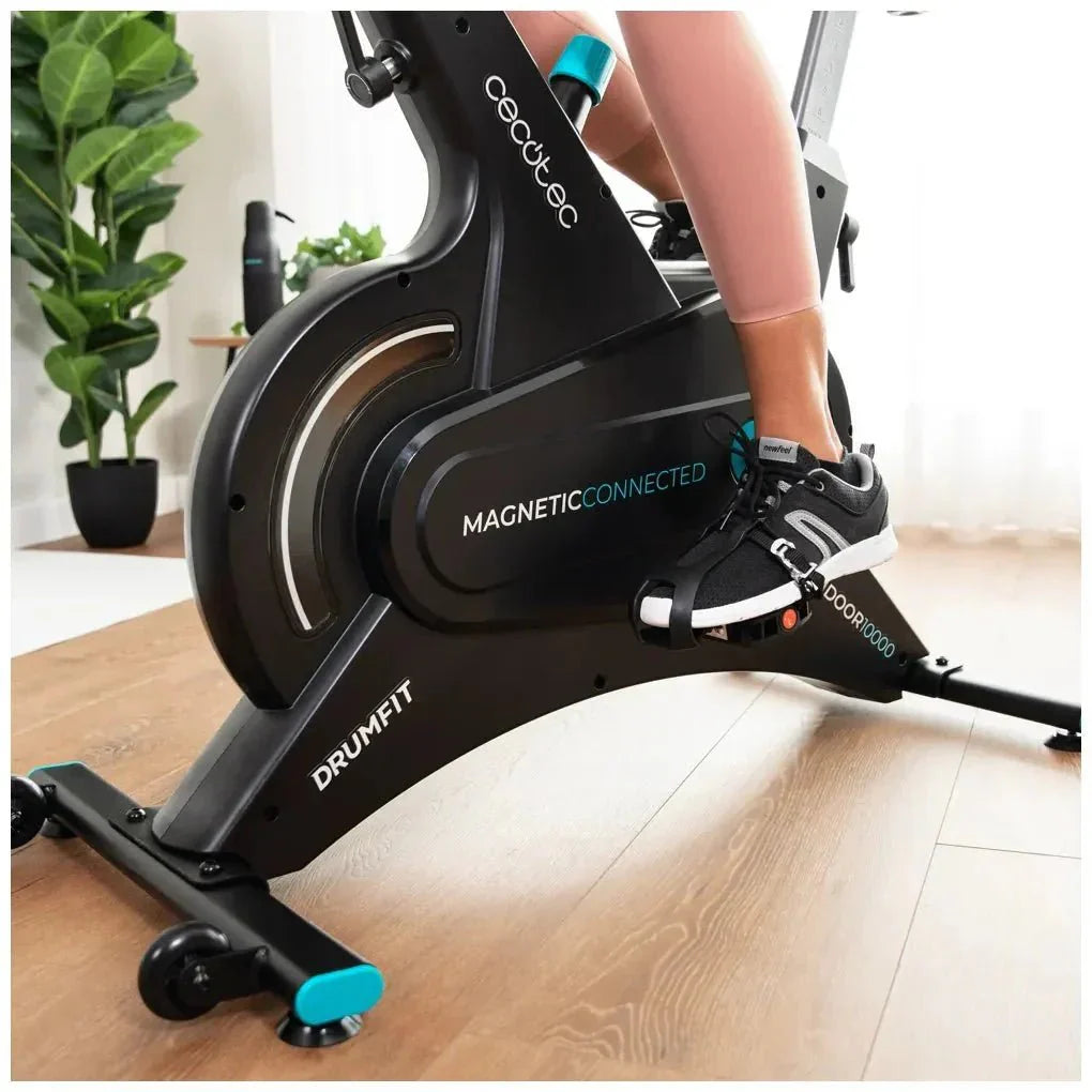 Bicicleta Estatica Indoor Drumfit 10000 con resistencia magnética volante de inercia de 10 kg y conectividad APP Kinomap Cecotec