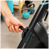 Bicicleta estatica Indoor DrumFit 24000 con volante de inercia de 24 kg resistencia magnética y conectividad APP Kinomap Cecotec