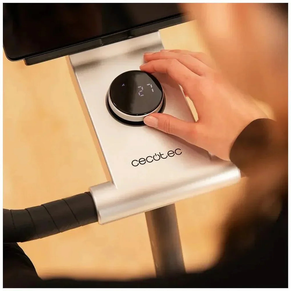 Bicicleta estatica Profesional DrumFit con volante de aluminio de 10 Kg inclinación motorizada y conexión APP Cecotec