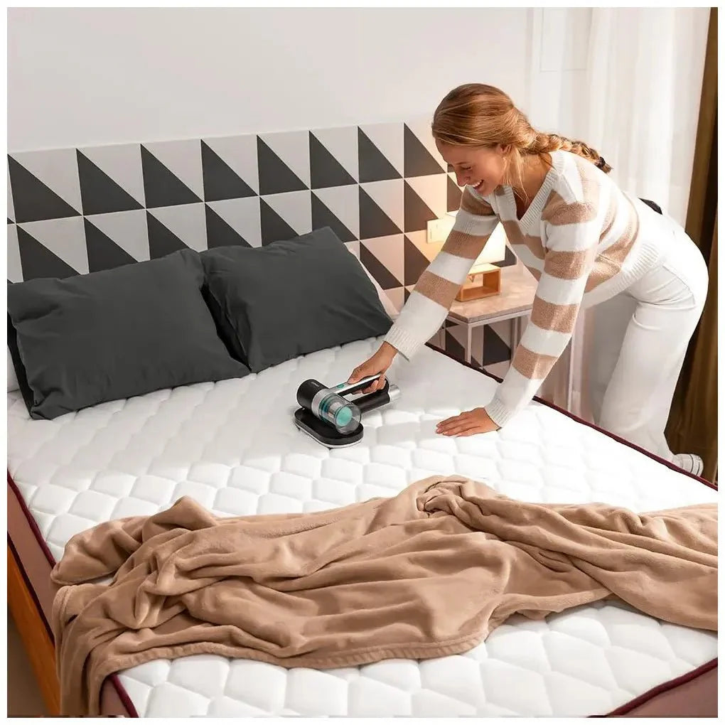 Aspirador Inalámbrico con Luz UV-C para Colchones y Tapicerías, 100W Potencia de Cecotec