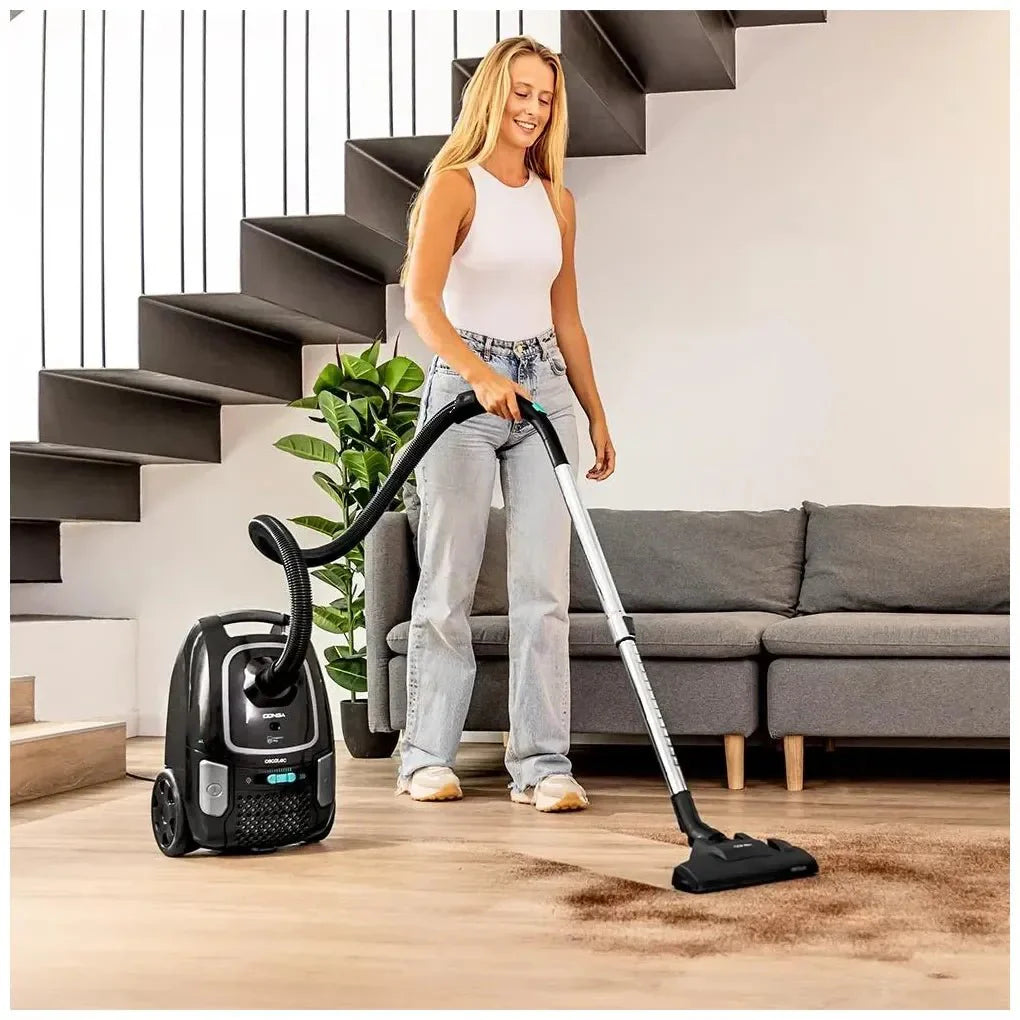 Aspirador Potente 890W con Bolsa 4L y Accesorios para Limpieza Completa de Cecotec
