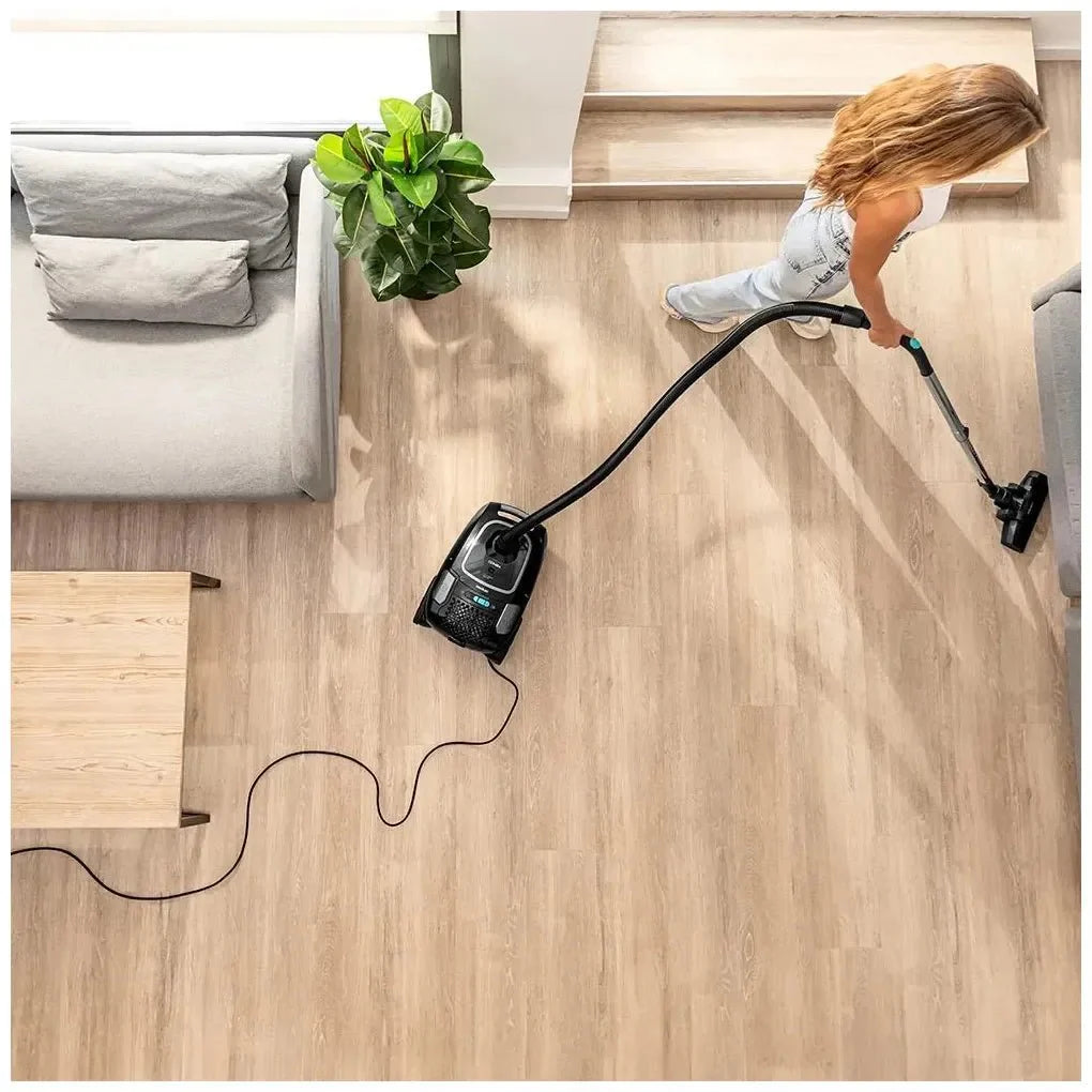 Aspirador Potente 890W con Bolsa 4L y Accesorios para Limpieza Completa de Cecotec