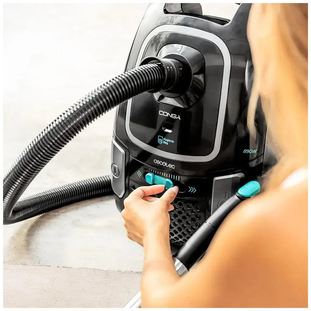 Aspirador Potente 890W con Bolsa 4L y Accesorios para Limpieza Completa de Cecotec