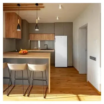 Frigorífico de color blanco con capacidad de 242 litros bolero coolmarket 1d 242 de Cecotec