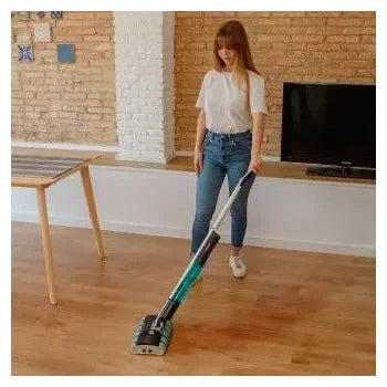 Fregona eléctrica sin cable con doble rodillo y base de autolimpieza freego wash twice spray de Cecotec