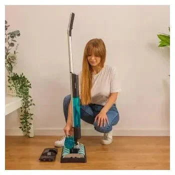 Fregona eléctrica sin cable con doble rodillo y base de autolimpieza freego wash twice spray de Cecotec