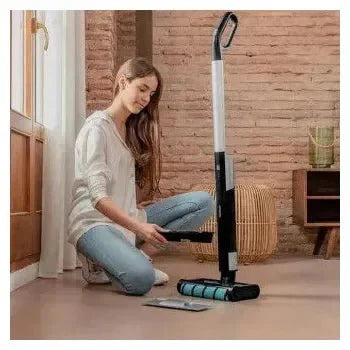 Fregona eléctrica sin cables de 40w de potencia con base de autolimpieza freego wash de Cecotec